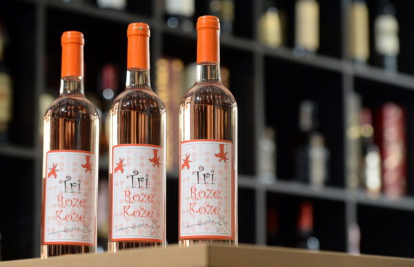 Tri Roze Koze - Vinarija Erdevik - dostava pića beograd - poklondzija