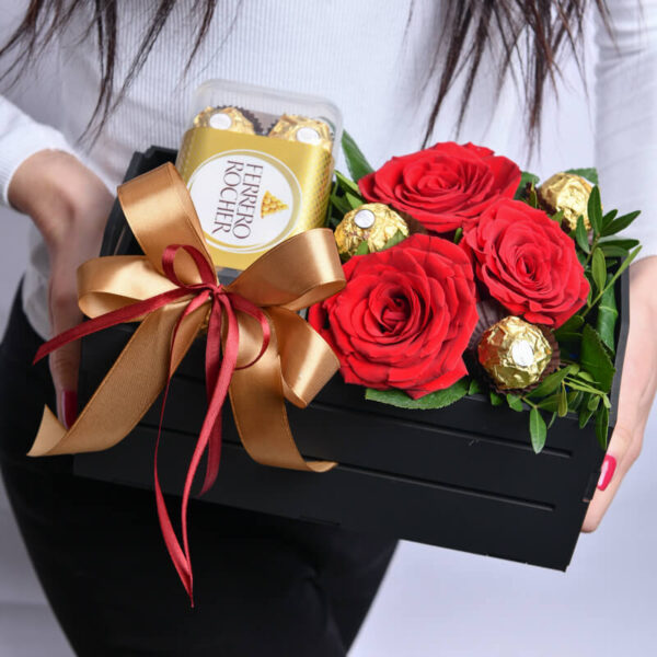 Poklon za nju - Cvetni aranžman - Dostava cveća - Online gift shop